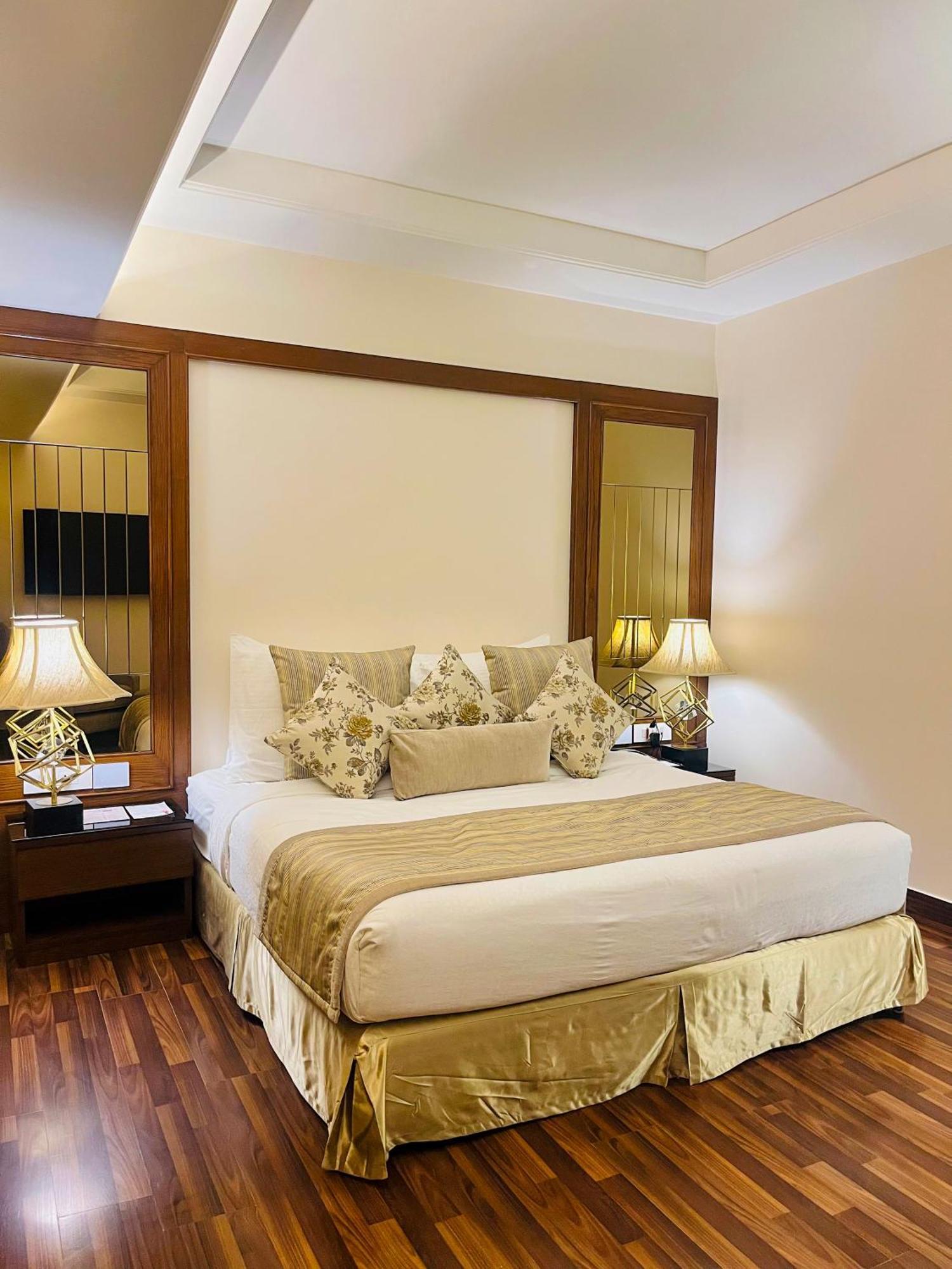 Hotel Home In By Amrik Sukhdev Sonipat Exteriér fotografie